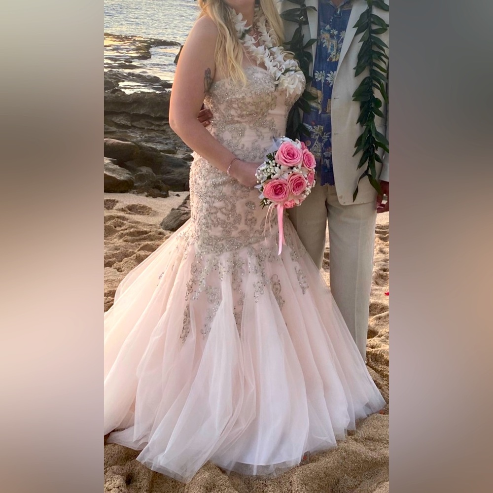 Allure bridal W372 blush pink wedding dress size 10-14
